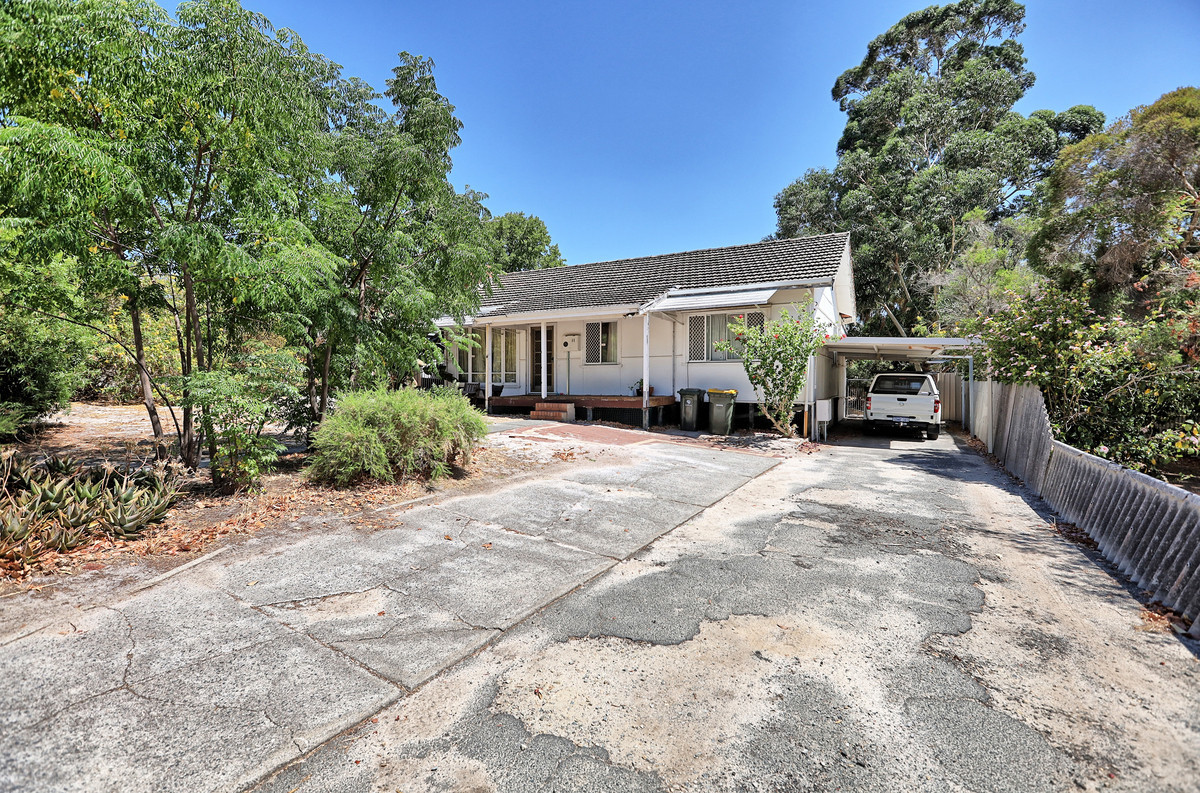 R2-4754450-St-James-1