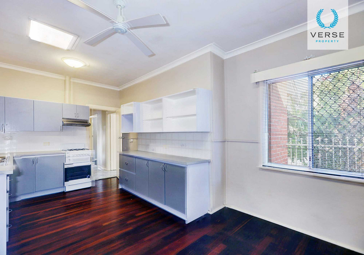 R2-4754450-St-James-5