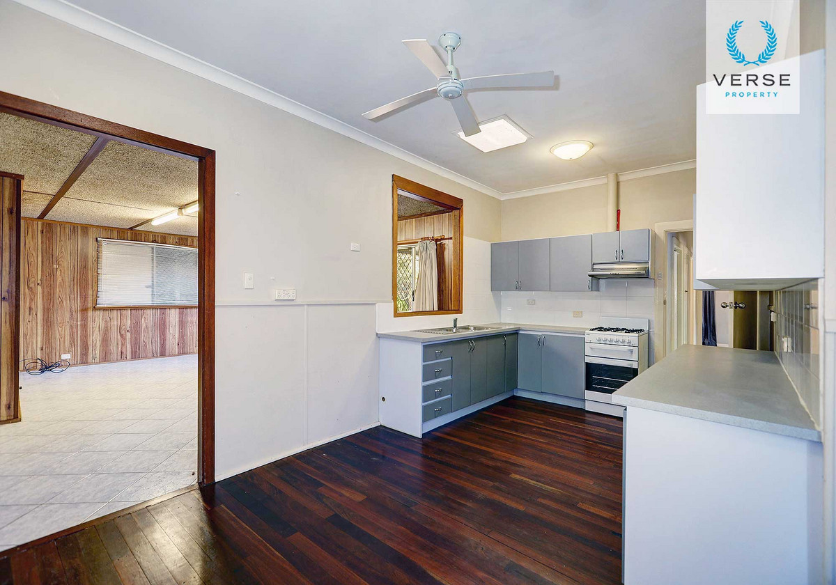 R2-4754450-St-James-6