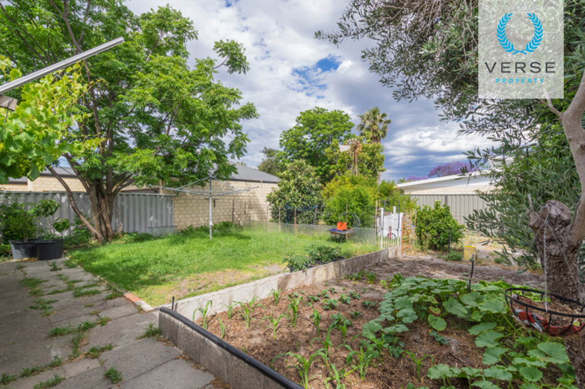 R2-4777780-Queens-Park-10