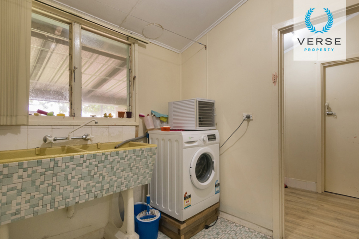 R2-4777780-Queens-Park-8