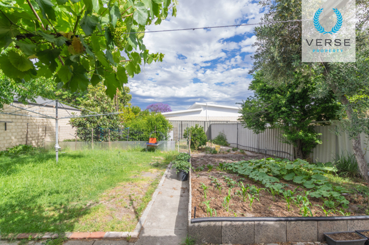 R2-4777780-Queens-Park-9